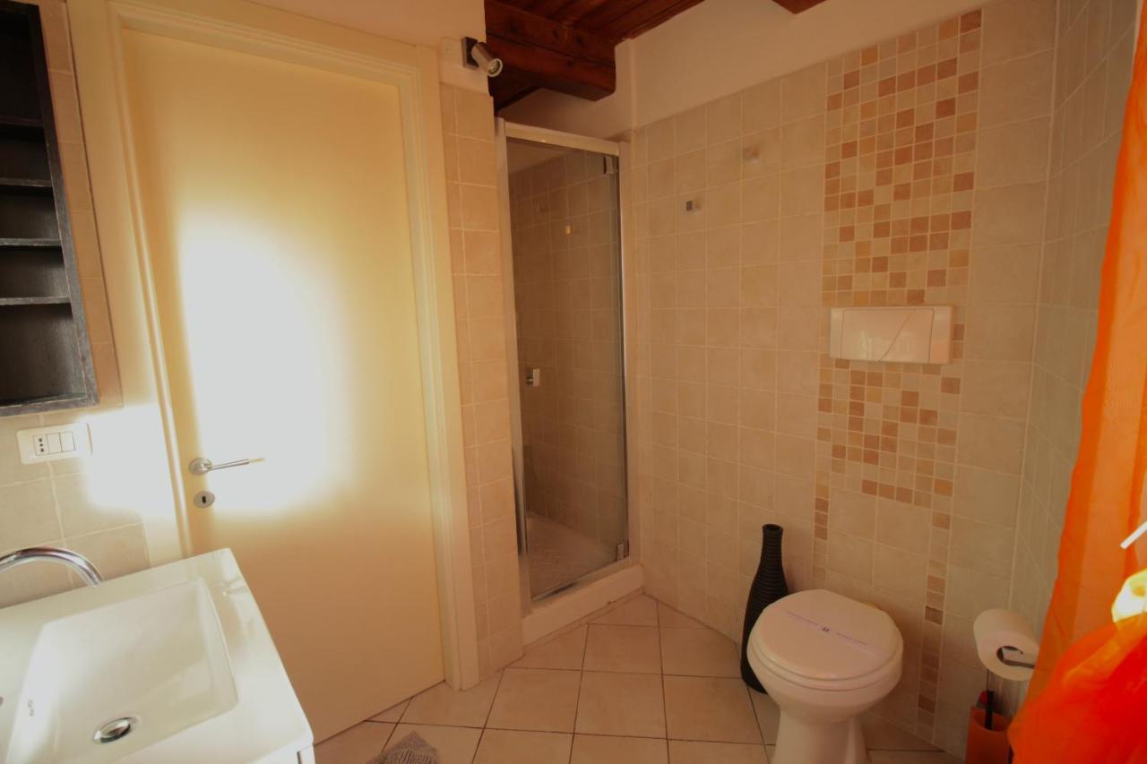 Kia Orana Guesthouse Livorno Exteriör bild